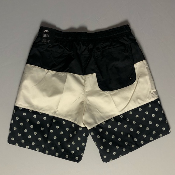 Nike Woven Shorts “Daisy” NSW - Picture 3 of 4